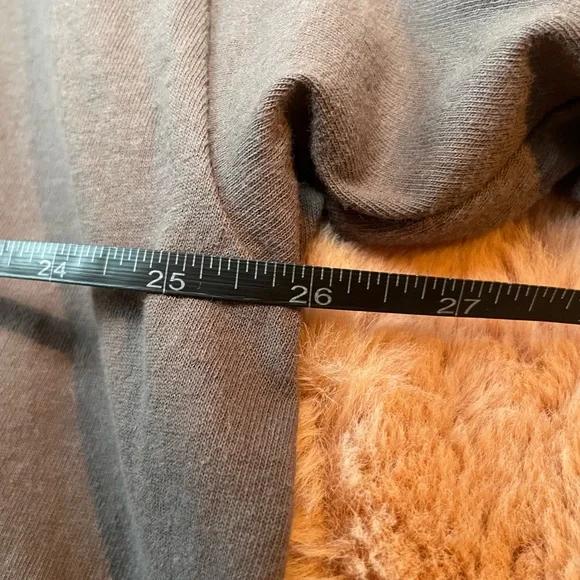 Goodie Two Sleeves : Destructed Def Leppard Graphic Tee - Picture 9 of 10